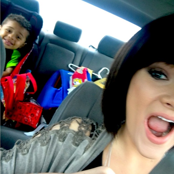 Meet your Posher, Emily - Picture 4 of 4